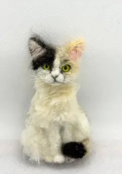 A猫 羊毛フェルト三毛猫ブローチ【ハンドメイド 猫ブローチ 猫 羊毛フェルト