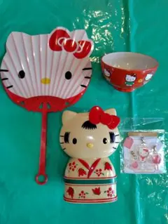 ハローキティ サンリオ　弁当箱　チャーム　お椀　うちわ　まとめて ハローキティ サンリオ 弁当箱 チャーム お椀 うちわ まとめて - メルカリ