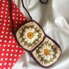 グラニースクエア ✿ スマホショルダー