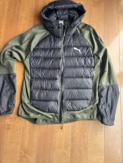 プーマ　ハイブリッドダウンジャケット