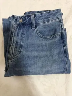 UNIQLO ストレートデニム 22サイズ