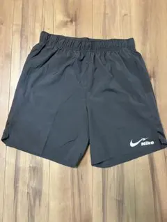 Nike グレー ショートパンツ サイドメッシュ
