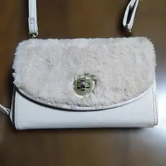 GU ベージュ ファーショルダーバッグ