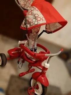 Radio Flyer 三輪車 赤 サンシェード付きのサムネイル