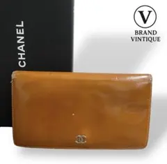 CHANEL コインケース レッド エナメル ラウンド ファスナー
