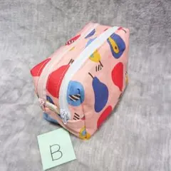 16.B、洋梨柄のダブルファスナー　ミニポーチ