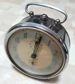 セイコー社／チクタク時計　置き時計。可動品。【年代物　昭和レトロ　多少なり錆浮】 セイコー社／チクタク時計置き時計。可動品。【年代物昭和レトロ多少