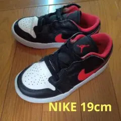 Nike Air Jordan 1Low キッズスニーカー 黒赤白