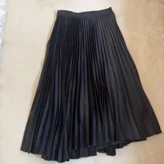 ユニクロ×セオリー　黒のプリーツスカート Mサイズ
