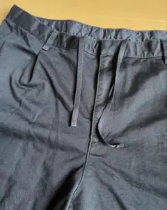 UNIQLO バレルパンツ　ブラックのサムネイル
