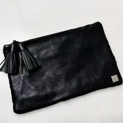美品✨SOLI 本革ブラックレザー クラッチバッグ タッセル付き　黒