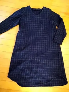 ビスクバイネストローブウールワンピース