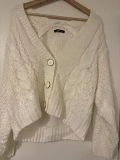 AS KNOW AS ホワイト ケーブル編み ショート丈セーター