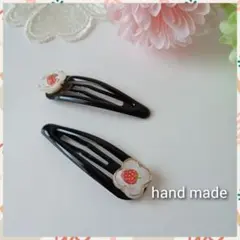 hand madeいちごのヘアクリップ❀2個セット