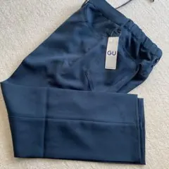 センタープレス　ストレートパンツ　GU メンズ　パンツ