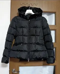 MONCLER ダウンコート AVOCETTE（1）黒 （24年式）未使用に近い - メルカリ