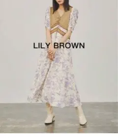 美品LILY BROWN 切り替え半袖ロングワンピース 花柄×ドット細身