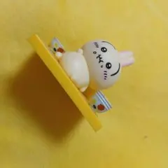 ちいかわ うさぎ フィギュア 台座付き