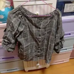 オフショルダー五分袖チェックシャツ