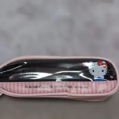 ハローキティ　クリア窓付きスリムポーチ