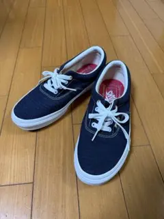 ネイビー スニーカー