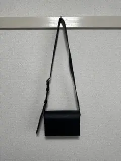 ZARA ミニマルデザイン ブラック サコッシュ ショルダーバッグのサムネイル