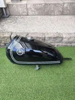 SR400 純正 タンク SR500 カフェ　ボバー　チョッパー　初期　18 SR400 純正 タンク SR500 カフェ ボバー チョッパー 初期 18 - メルカリ