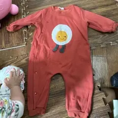 オレンジ色の卵キャラクターロンパース　秋冬用