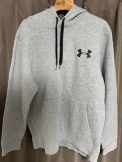 Under Armour グレー フード付きパーカー LG