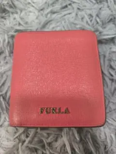 FURLA ピンク 二つ折り財布　本革