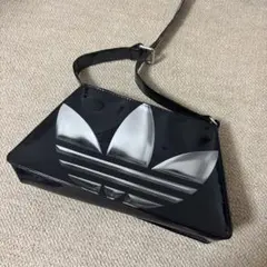 美品 adidas エナメル ハンドバッグ 黒 アディダス