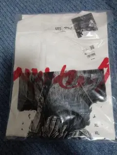 新品未使用　ベルセルク UT Tシャツ ユニクロ XL　白　リラックスフィット