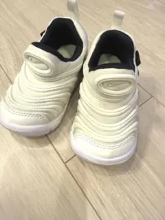 ナイキNike ダイナモフリー ベビーシューズ ホワイト/ブラック /12cm