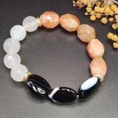 【新品】天然石デザインブレス★オニキス、ピーチサンムーン、カルセドニー★内径16