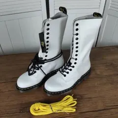 Dr. Martens 14ホール ブーツ ホワイト UK8 27cm - メルカリ