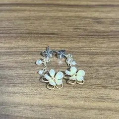 フラワーモチーフ ピアス ゴールドカラー