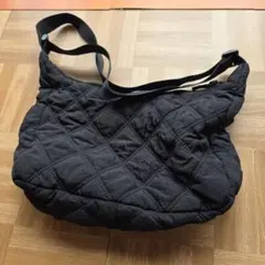 黒 キルティング ショルダーバッグ