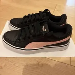 PUMA スニーカー ブラック ピンク ローカットのサムネイル