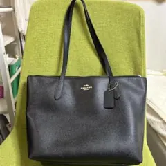 COACH ブラック レザートートバッグ