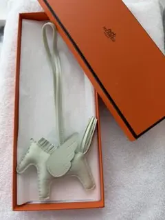 エルメス　ロデオチャームペガサスPM　ヴェールフィズ　アニョーミロ/スイフト