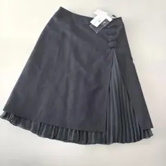 新品タグ付き　ギャラリービスコンティ　グレー プリーツスカート リボン付き