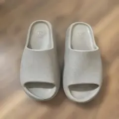 adidas YEEZY Slide "US4のサムネイル