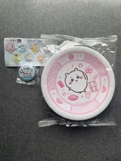 ちいかわ　くら寿司　寿司皿と缶バッジ