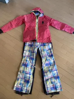 スノーボード　スキー　ウエア