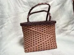 ピンク×ブラウン かごバッグ 編み込みデザイン　ハンドメイド　クラフトバンド
