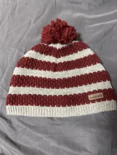 montbell ポンポン付きニット帽