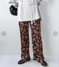 ジャーナルスタンダードレリューム　フラワープリント　柄パンツ 36 ストレートのサムネイル