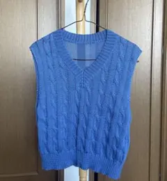 ニットベスト　青