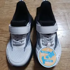 新品 19cm 幅広 スニーカーのサムネイル