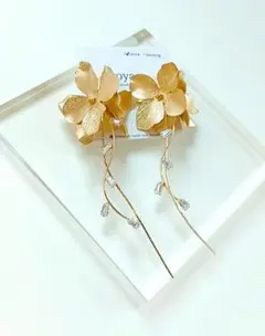 マットゴールド フラワー ピアス イヤリング ブライダル ハンドメイド